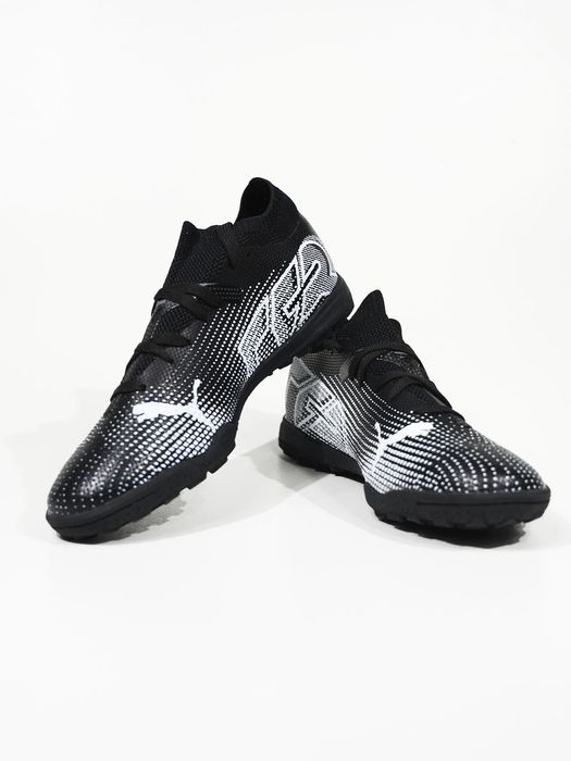 Футбольные бутсы сороконожки Puma Future