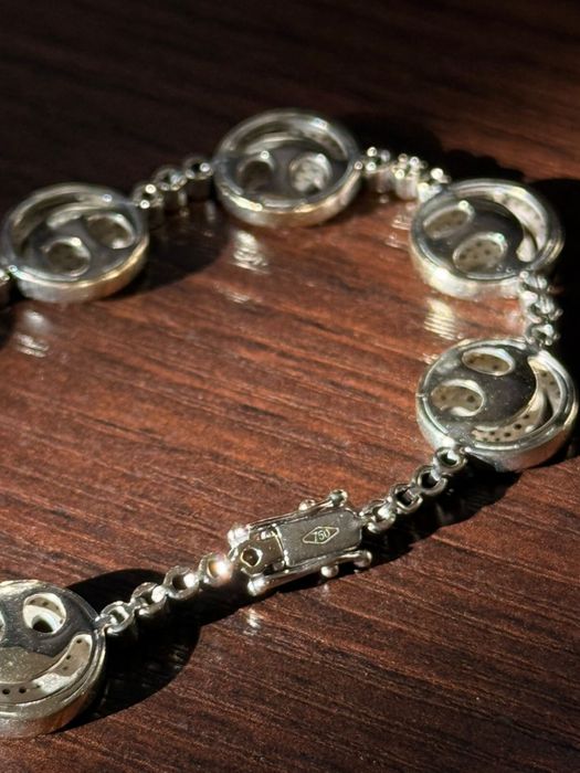 Продам золотой браслет с бриллиантами.