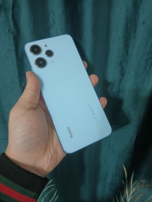 В продаже Redmi 12.