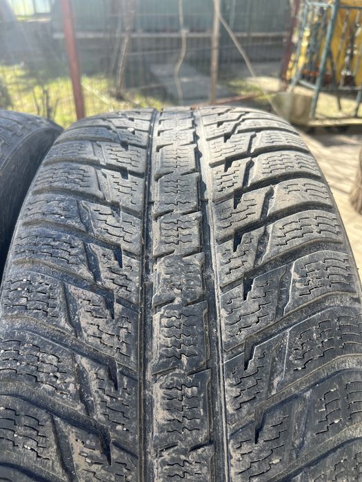 275/45R20 Nokian
