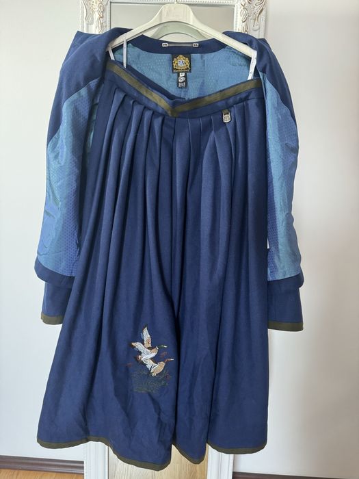 Costum nou lana Hammerschmid