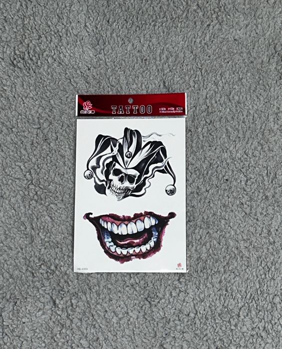 Mini-colectie: tatuaje, brelocuri, laser și șarpe – preț negociabil,l