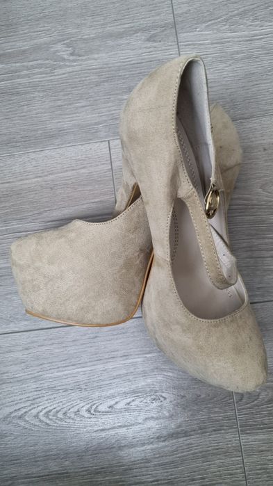 Pantofi de dama cu toc