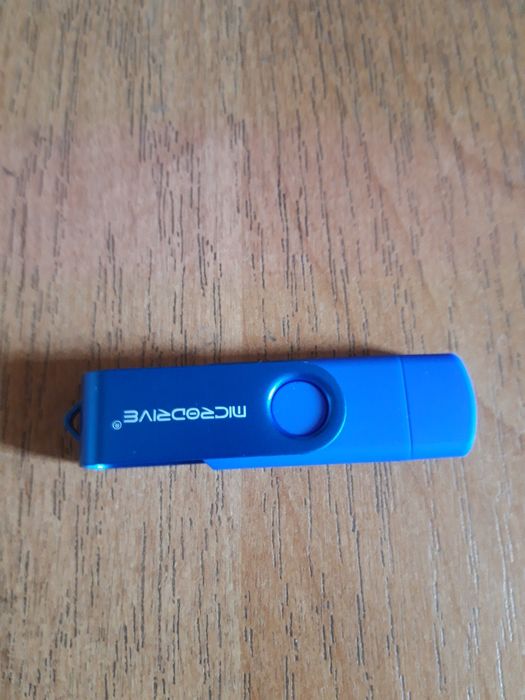Флешка Microdrive 128gb