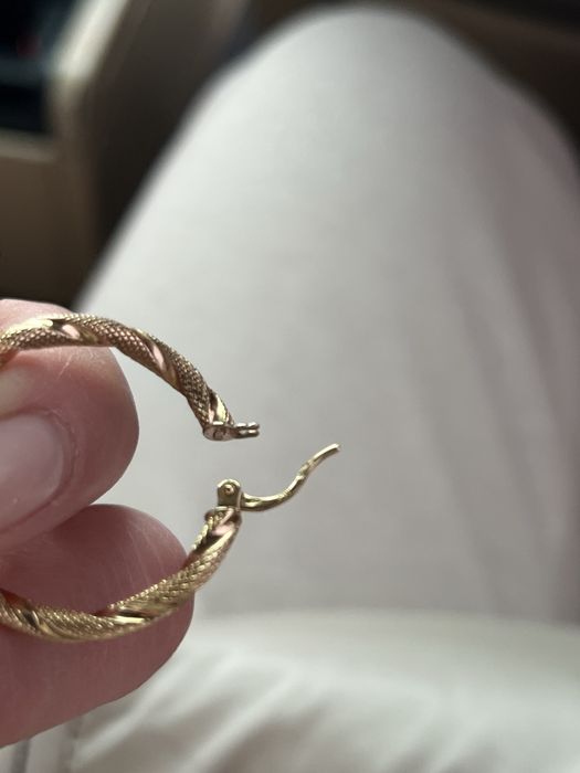 Продам золотые серьги 750 пробы