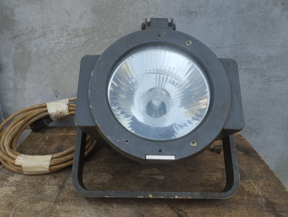 Индустриален прожектор Philip's mvf 606