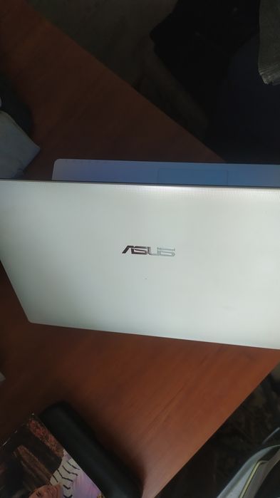 Asus Core i3,4GB,500HDD
