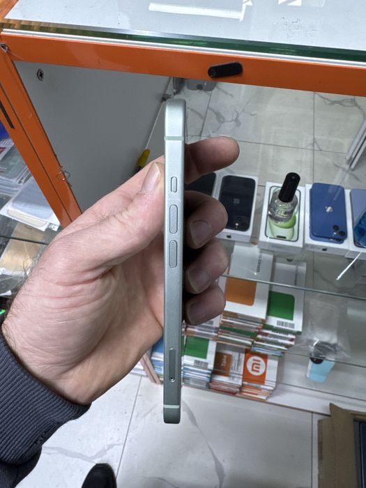 Iphone 15 идеальный. Цвет просто пушка
