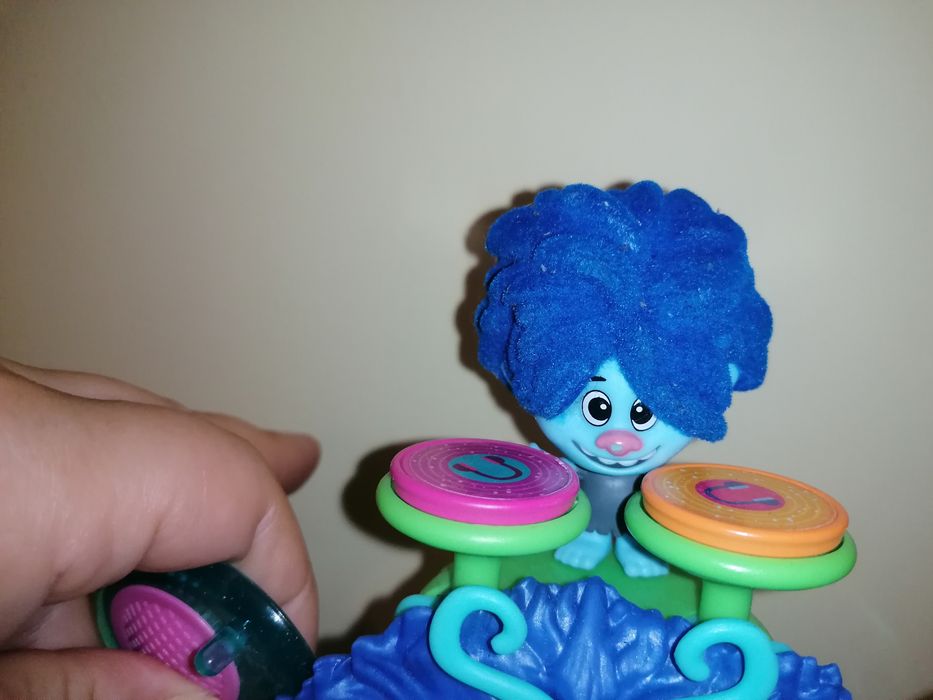 Trolls figurine hasbro