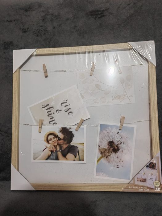 Ramă foto cu LED – iluminare modernă pentru amintirile tale!