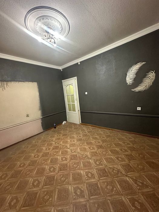 Алмазариски Район Квартира Арзон Нархга  Срочно Сотилади.