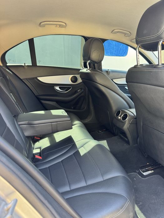 Mercedes-Benz C220