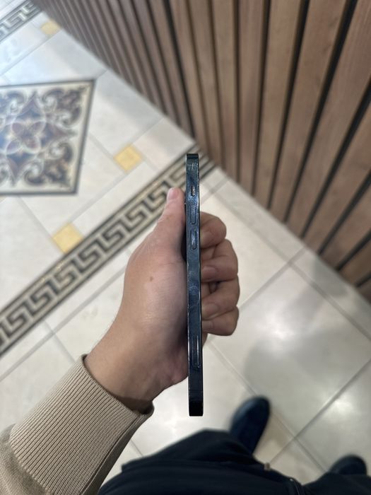Iphone 12 pro yaxshi holatda