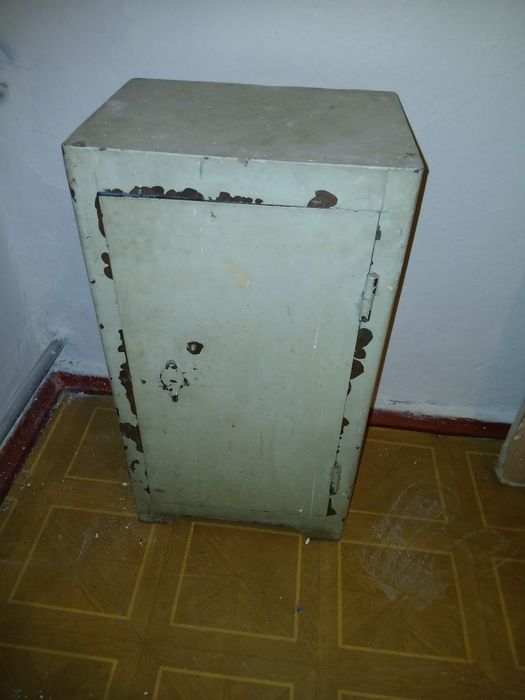Сейф старый тяжёлый сср