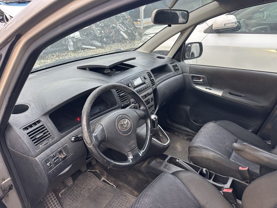 Тойота Корола Версо Toyota Corolla Verso 2.0d4d 90кс 2002г  НА ЧАСТИ!