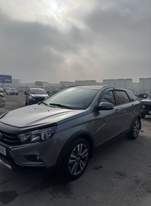 Продается Lada Vesta sw cross в идеальном состоянии