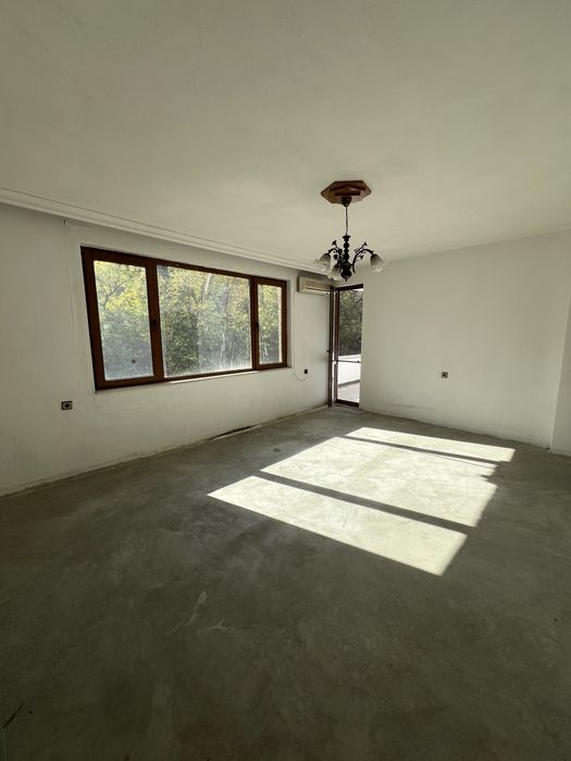 Многостаен с гараж и паркомясто