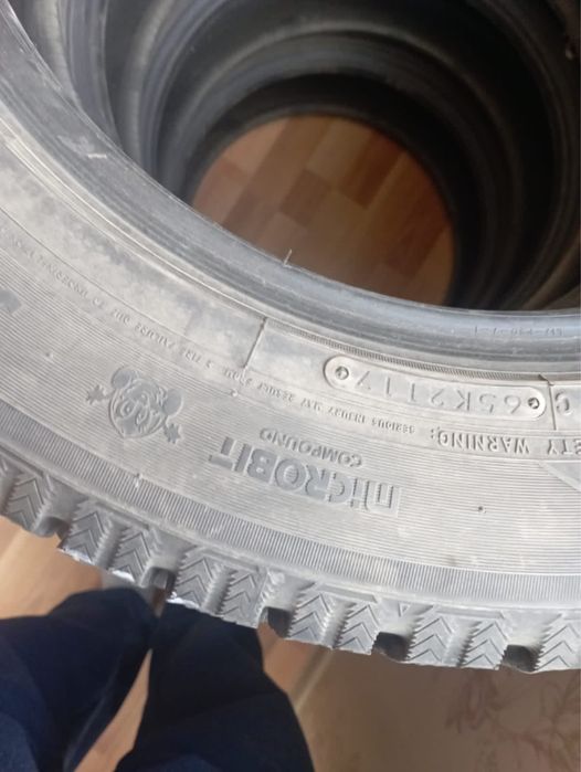 Продам зимние Шины 225/60/R17