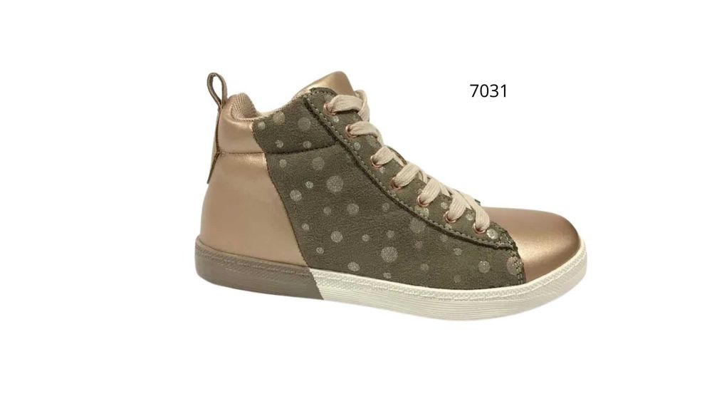 Детски кецове за момиче в синьо и златно