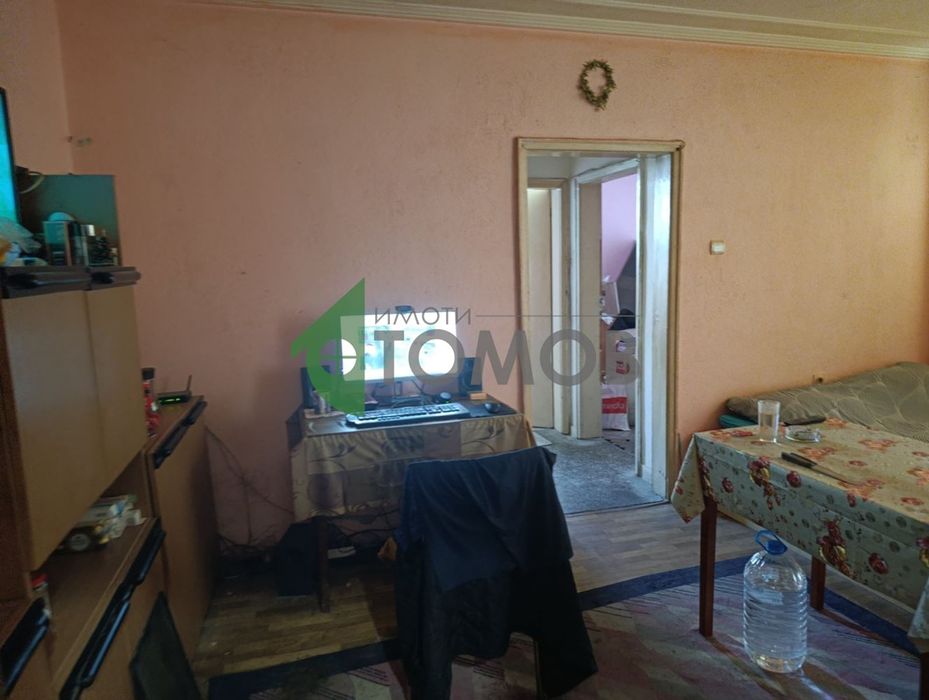 Тристаен апартамент с кухня в Широк център