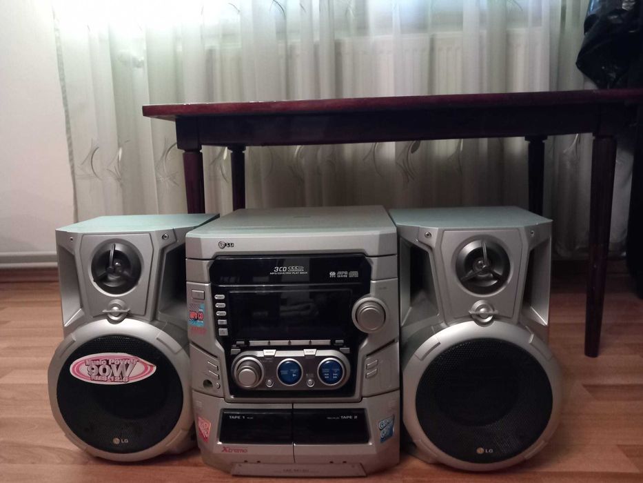 Combina audio LG LM-M 140