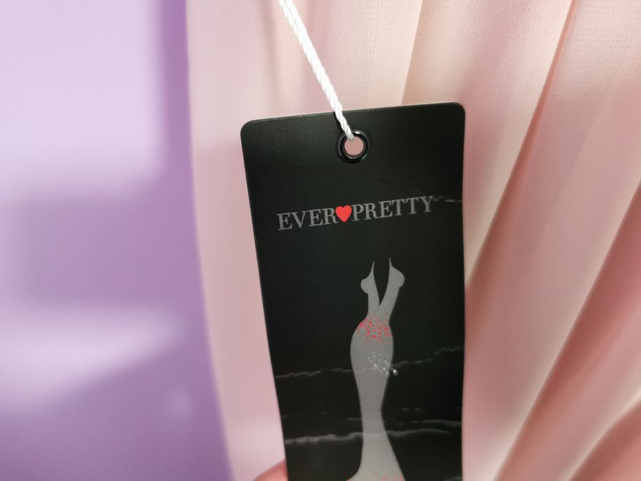 Нова официална рокля