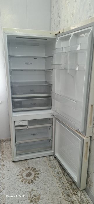 Холодильник LG продаётся