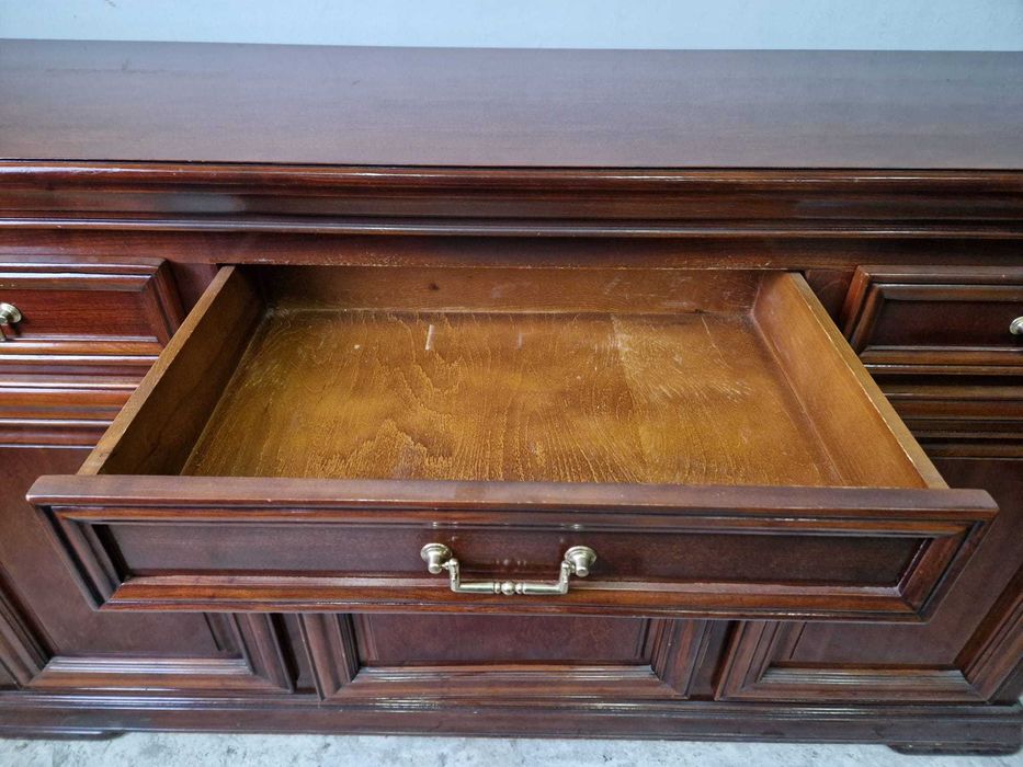 Черешов контрабюфет дресоар три крила