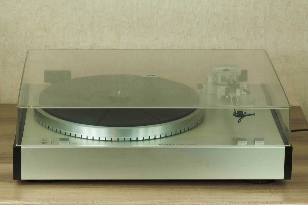 Проигрыватель виниловых дисков Yamaha YP-D5