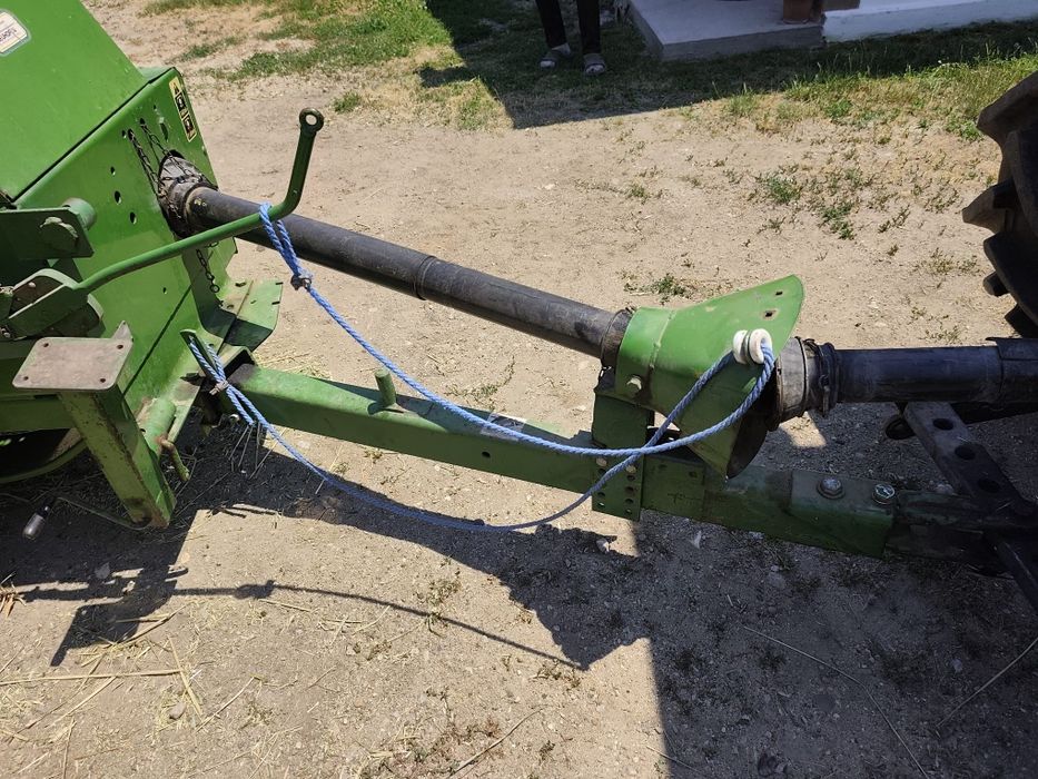 Vând presă baloți John Deere 349