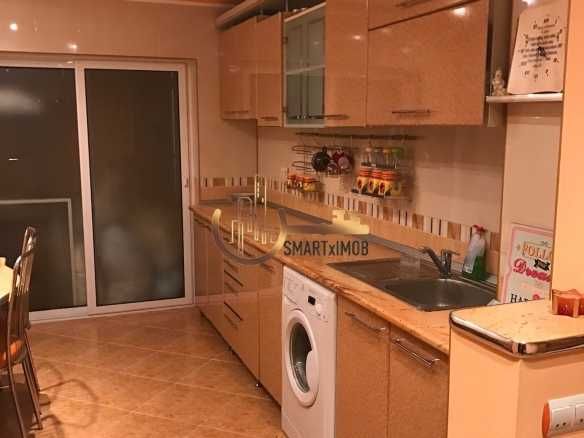 Etaj 1 - Vanzare apartament 4 camere  CFR Targoviste