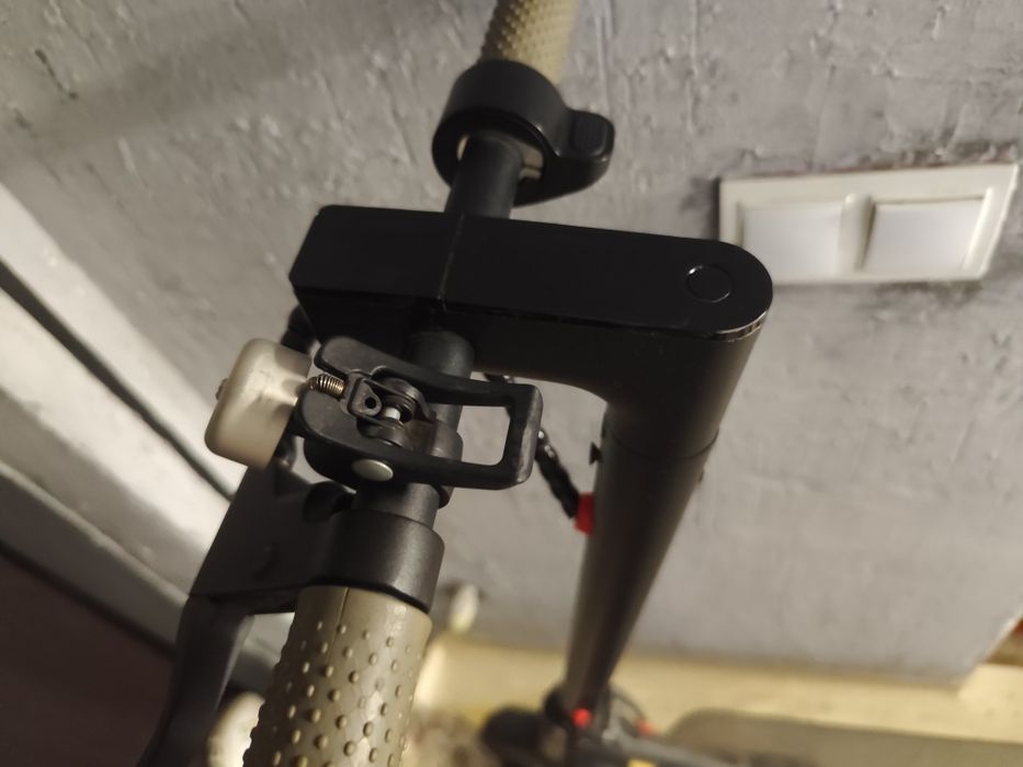 электросамокат (называние не помним)