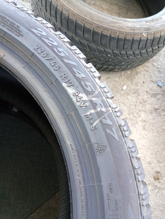 Топ състояние 2бр.225/45/17 Pirelli WS2 dot3922