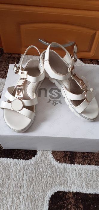 Платье на девочку