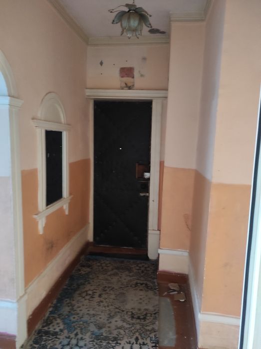 Ko'p qavatli uy, kvartira, dom