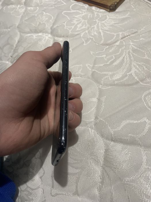 Айфон се 128гб.