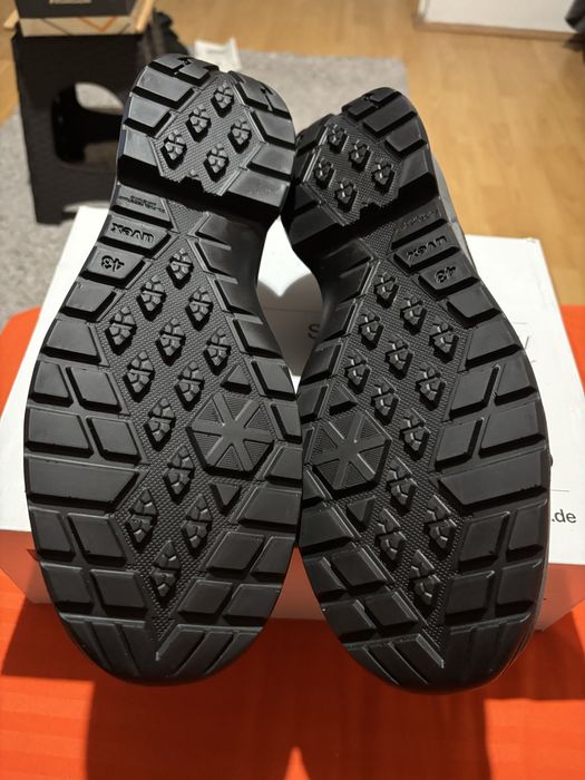 Vand pantofi/bocanci cu protectie NOI !!!