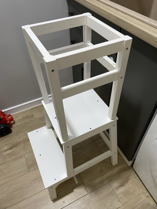 Кула Монтесори помощна за деца