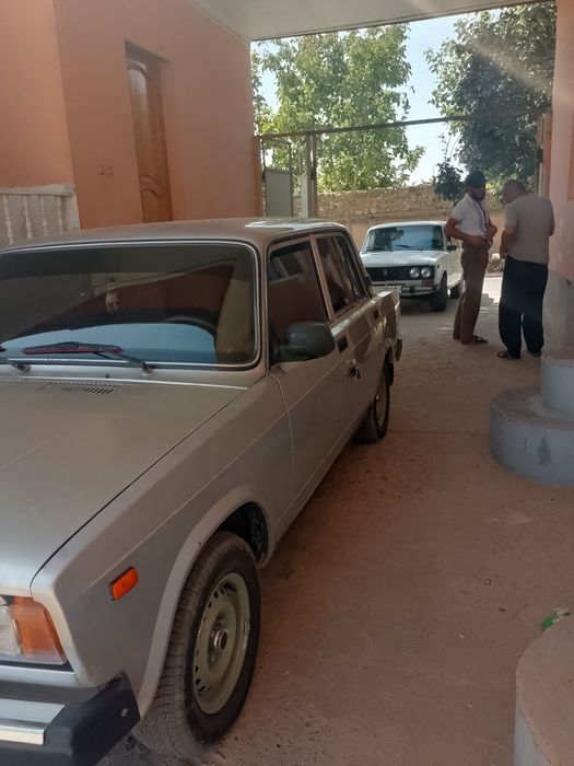 Moshina zur kamchiligi yuk faqat haydash kerak.