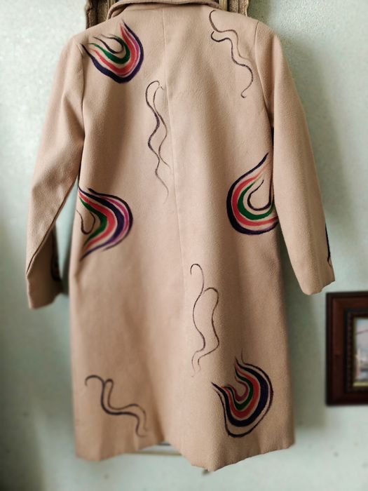 Pardesiu pictat față-verso .