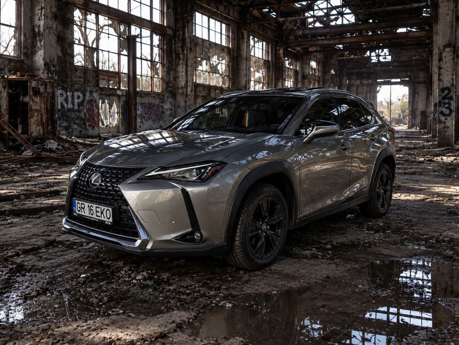 Lexus UX 250 h fabr 2020