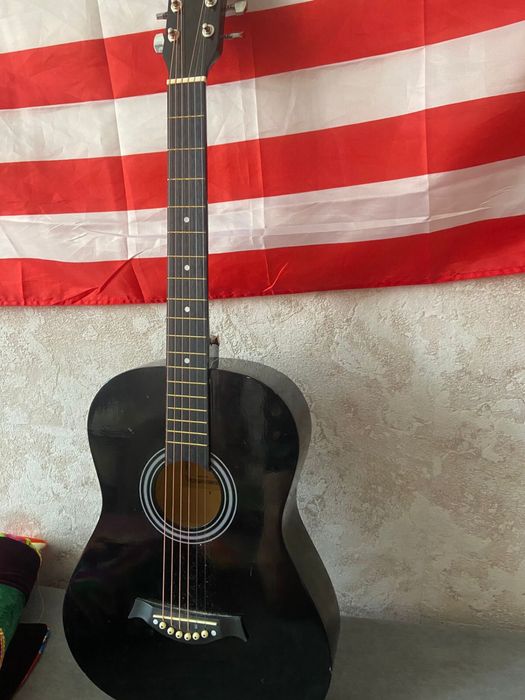 Гитара черная классическая
