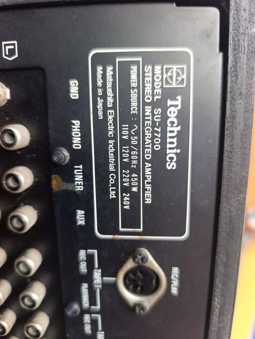 Усилвател Technics  модел SU-7700
STEREO INTEGRATED AMPLIFIER