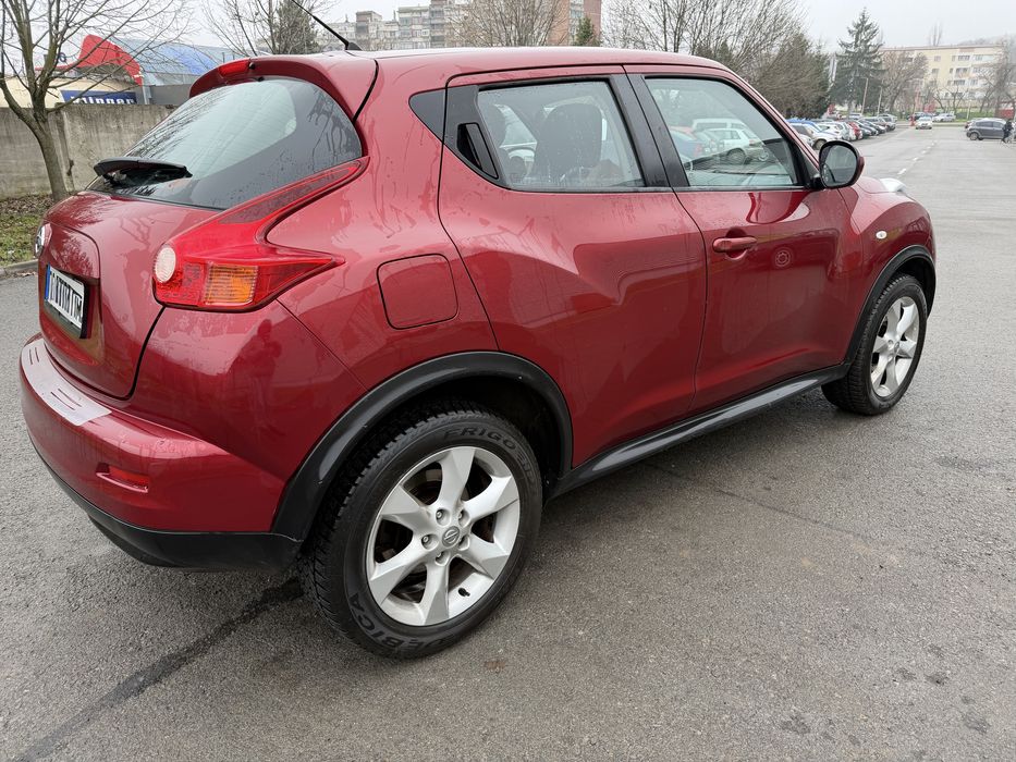 Страхотен Нисан Джук 1.6 бензин