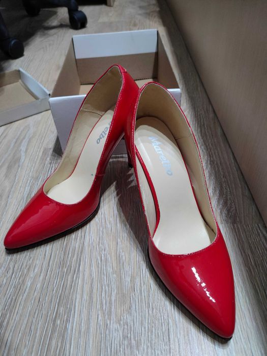 Vând pantofi dama