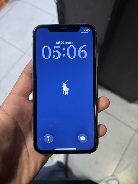 Iphone 11 LLa. 92 yomks
