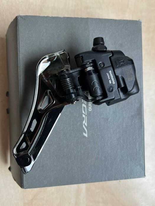 Преден дерайльор Shimano Ultegra Di2 FD-R8150 - 2x12