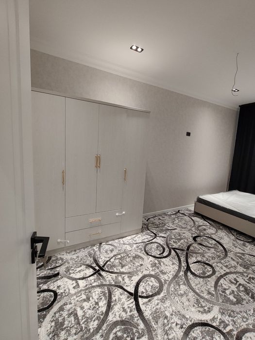 Срочно сдаётся квартира Мирабадский р-н Куйлюк массив 2 2/4/4 с ремон