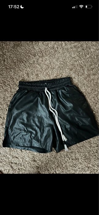 Pantaloni scurti yr