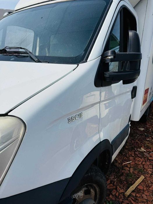 Dezmembrez Iveco Daily 3.0 an 2013 35C15
